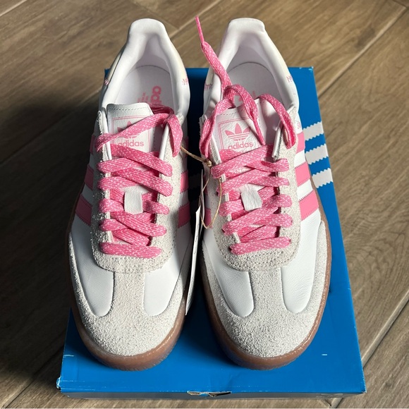 Adidas White and Pink Sneakers Classic Design - Picture 4 of 7